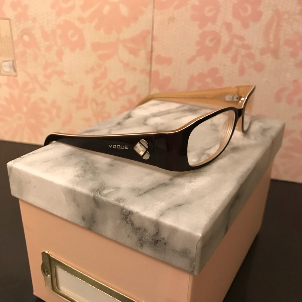 Vogue dark espresso frames w/ heart gem
